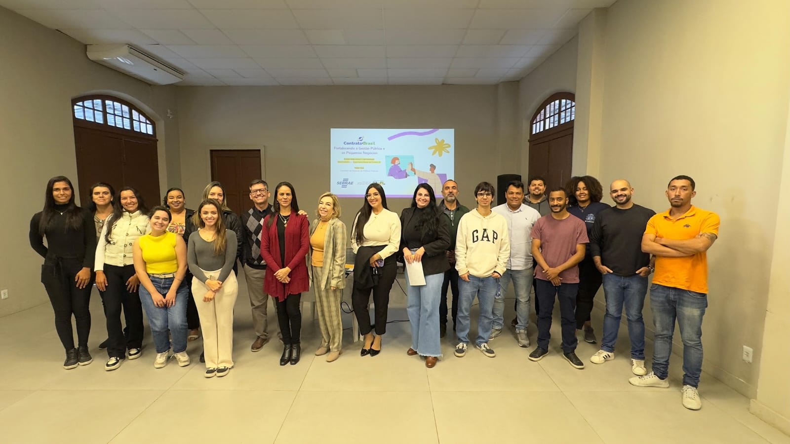 No momento você está vendo 🌟🤝 Parceria de sucesso: Prefeitura em parceria com o Sebrae capacitam gestores para apoiar MEIs no Contrata+ Brasil