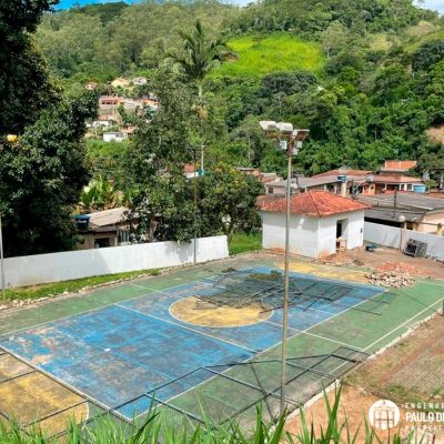 Obras das quadras esportivas do Distrito de Sacra Família e dos bairros Santo Antônio e Jardim Novo Rodeio.