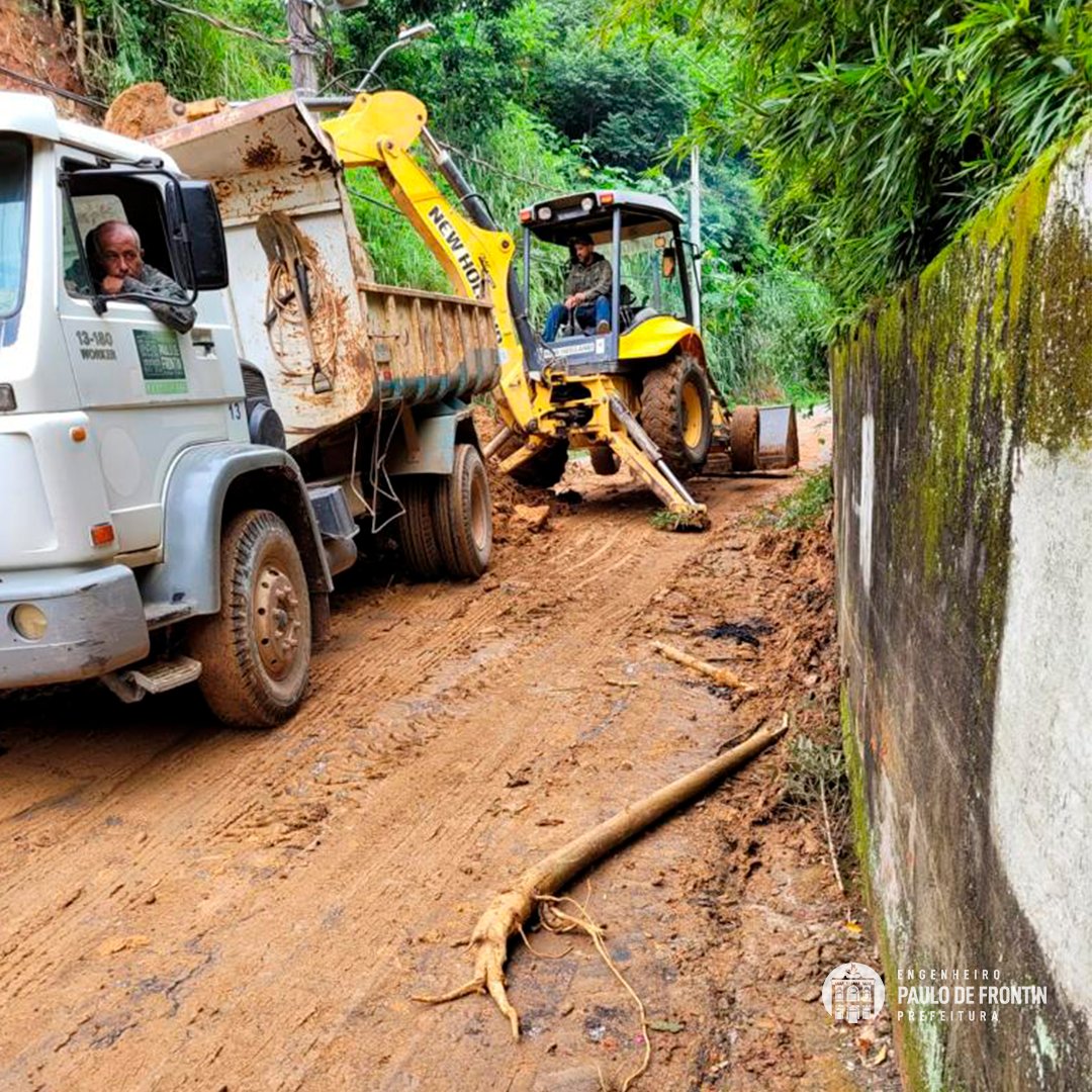 Desobstrução das vias após as chuvas.