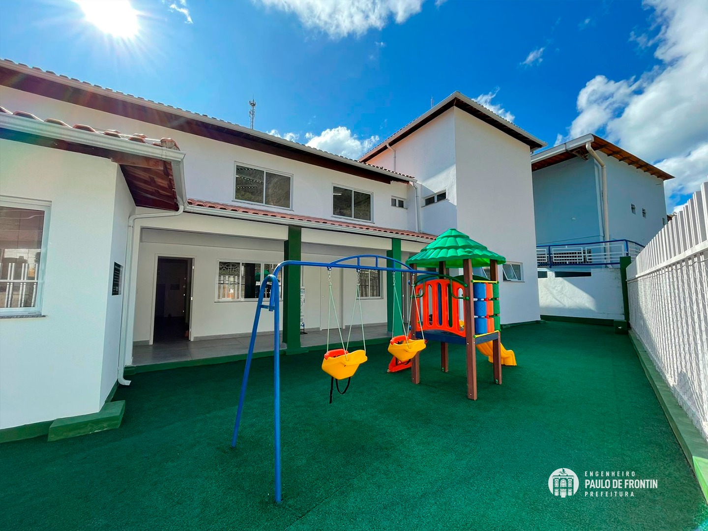 Creche Municipal do Distrito de Morro Azul.