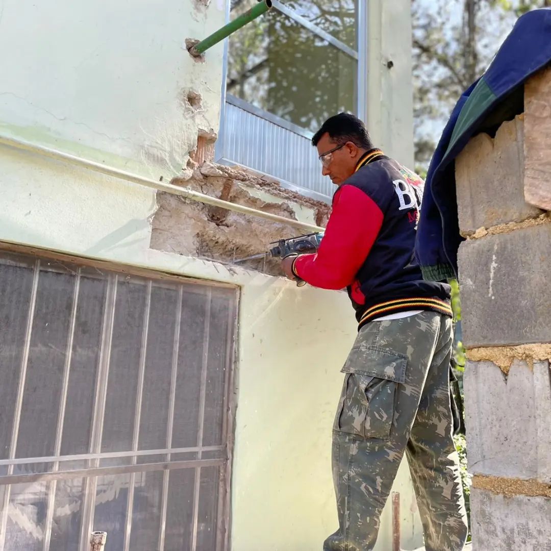 Obras de construção da nova escada do Centro Municipal de Treinamento da Aguada já estão em fase final; confira.