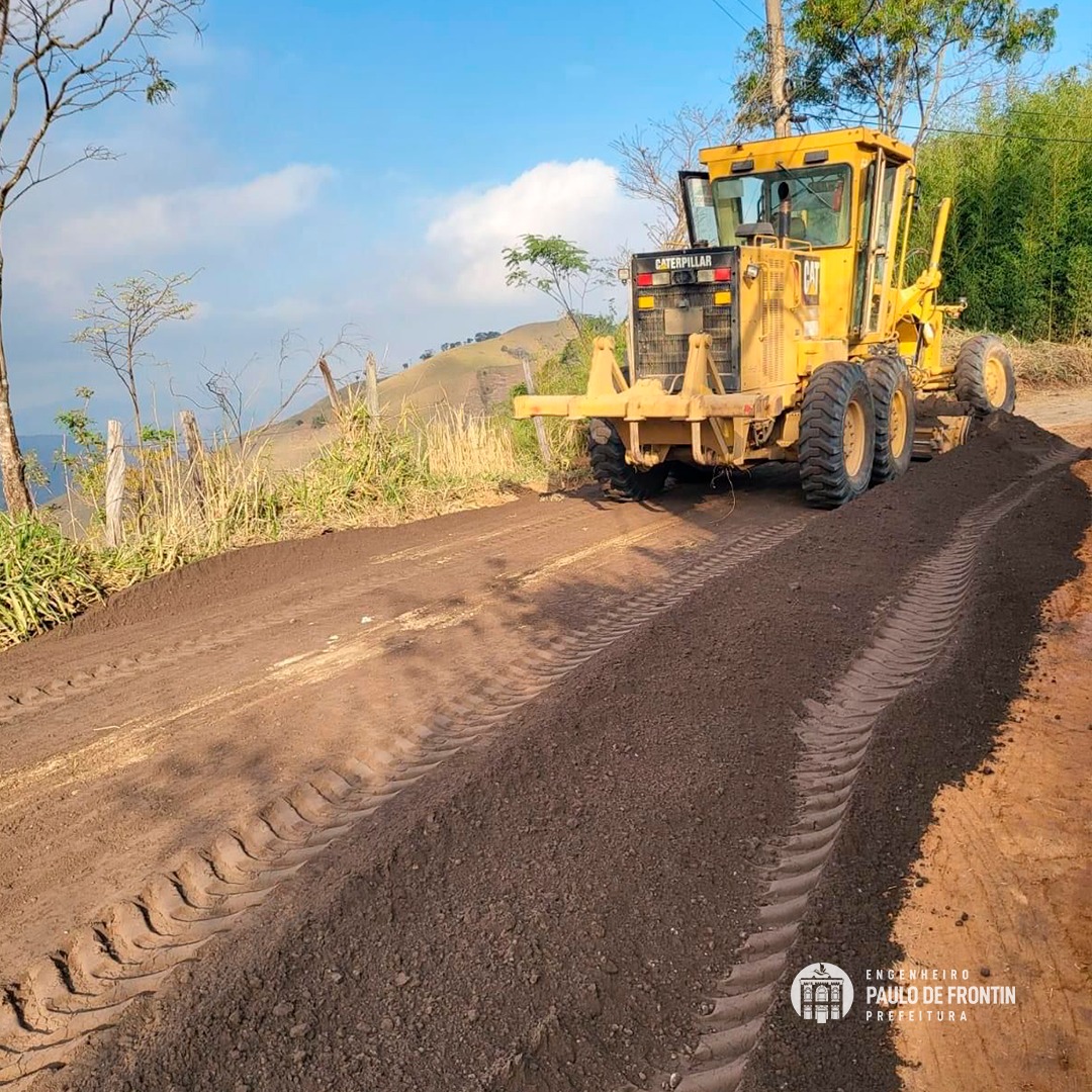 Equipe da Secretaria Municipal de Obras e Serviços públicos realiza melhoras em mais duas estradas vicinais no município; confira.