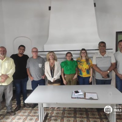 Equipe da Secretaria Municipal de Meio Ambiente e Defesa Civil realiza reunião com a Diretora Geral do Comitê Guandu, Mayná Coutinho.