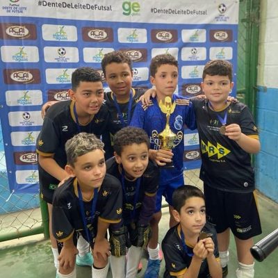 Meninos do time “Futuro Frontinense” são selecionados para próxima etapa do Festival Dente de Leite de Futsal.