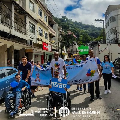 Aconteceu na manhã desta terça-feira (04) a Caminhada de Conscientização pelo Dia Mundial do Espectro Autista, promovida pela Secretaria Municipal de Educação.